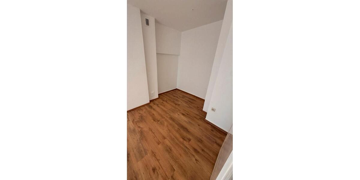 Etagenwohnung Wuppertal Elberfeld - 3 Zimmer, 75 m&sup2;, 715&euro; | Angebot:27626962