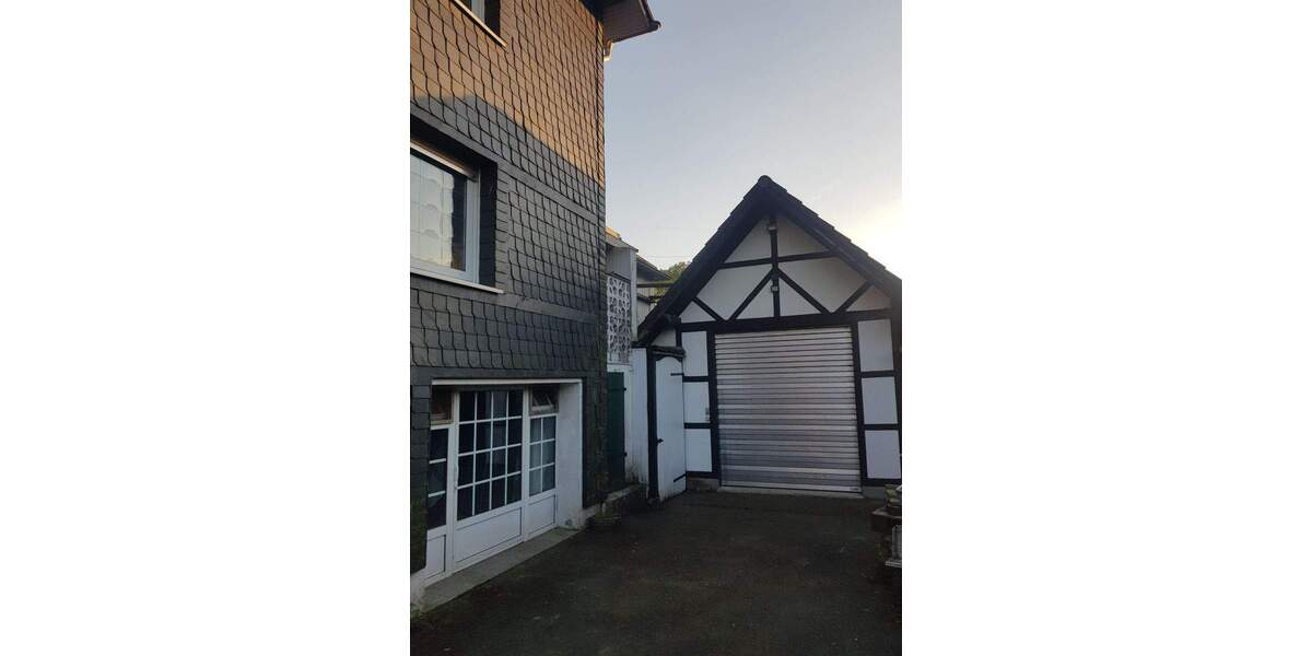 Doppelhaushälfte Wipperfürth - 6 Zimmer, 270 m&sup2;, 325.000&euro; | Angebot:25782733