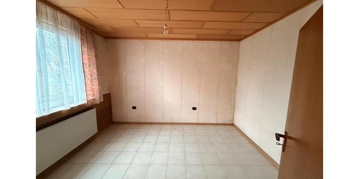 Einfamilienhaus Witten Rüdinghausen - 7 Zimmer, 140 m&sup2;, 430.000&euro; | Angebot:24090504