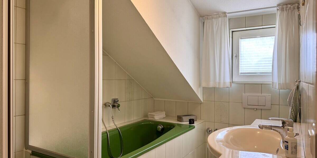 Doppelhaushälfte Velbert Neviges - 7 Zimmer, 186 m&sup2;, 479.000&euro; | Angebot:26754012