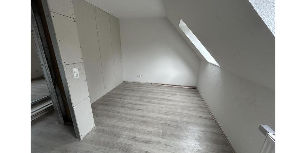 Dachgeschoßwohnung Herne Wanne - 3 Zimmer, 65 m&sup2;, 399&euro; | Angebot:25784507