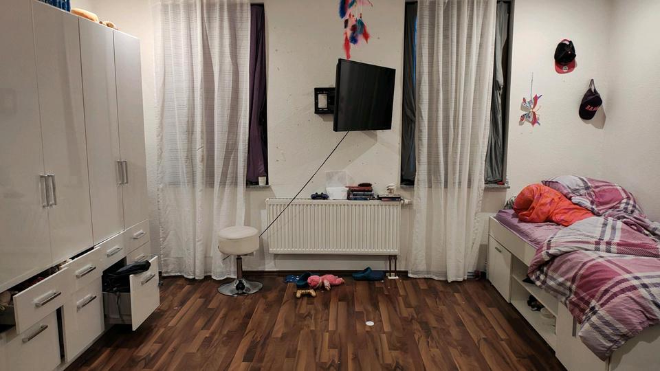 Einfamilienhaus Remscheid - 8 Zimmer, 250 m&sup2;, 360.000&euro; | Angebot:25660274