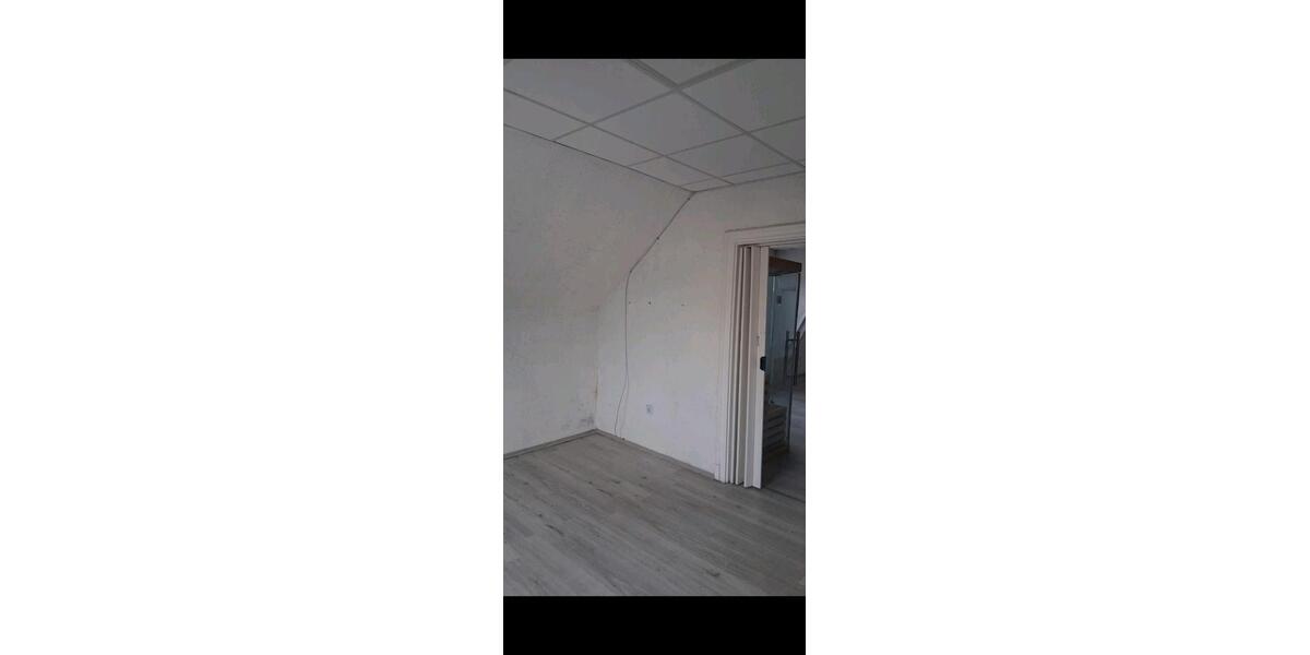 Dachgeschoßwohnung Schalksmühle - 3 Zimmer, 74 m&sup2;, 95.000&euro; | Angebot:27525110