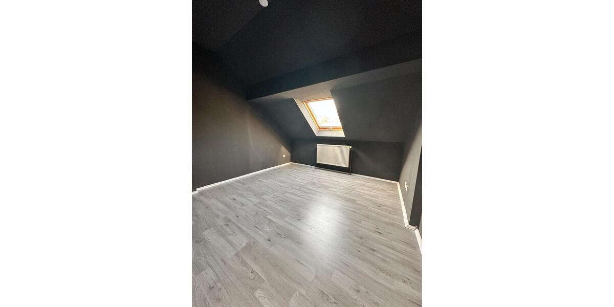 Dachgeschoßwohnung Wuppertal Elberfeld - 4 Zimmer, 73 m&sup2;, 650&euro; | Angebot:25420381