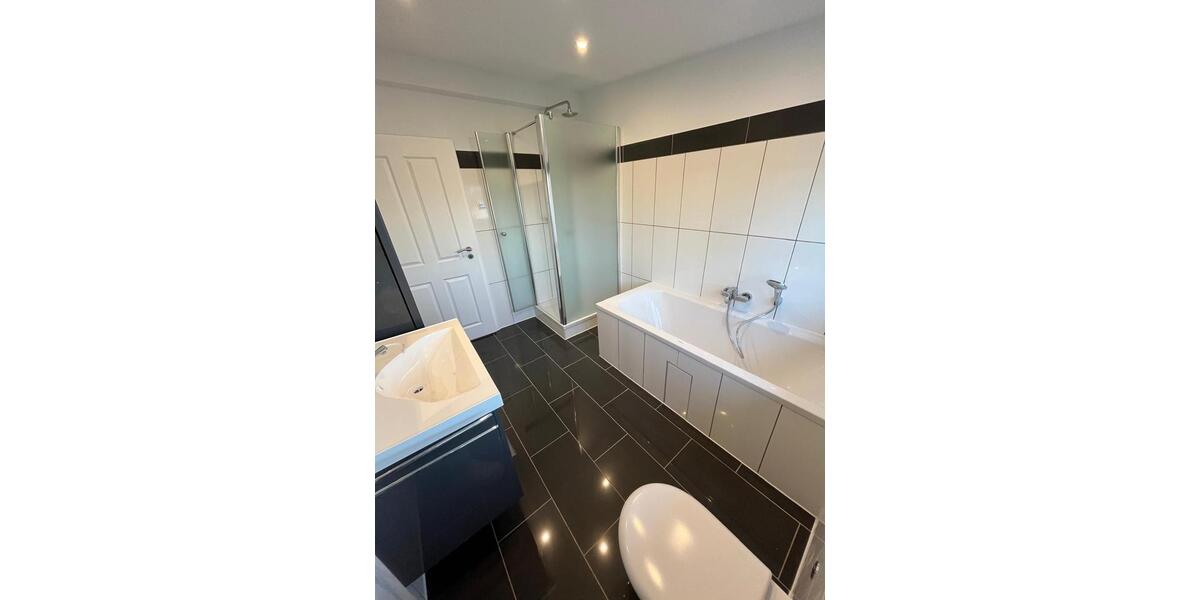 Dachgeschoßwohnung Dortmund Brackel - 3.5 Zimmer, 85 m&sup2;, 1.200&euro; | Angebot:26113446