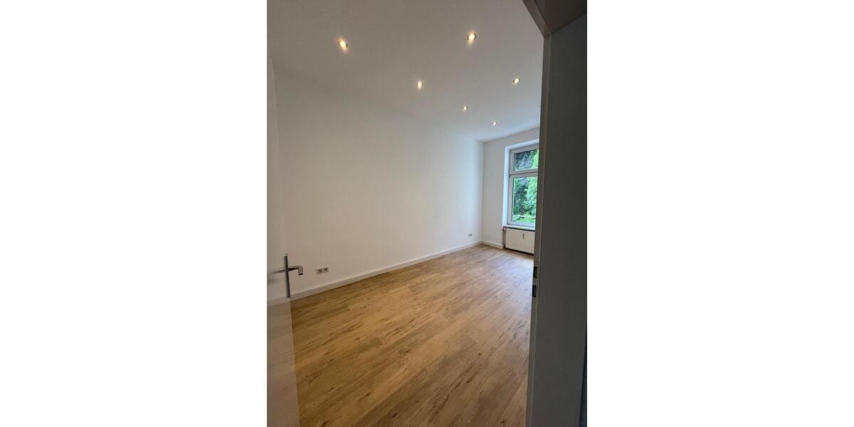 Etagenwohnung Wuppertal Arrenberg - 3 Zimmer, 66 m&sup2;, 610&euro; | Angebot:26665022