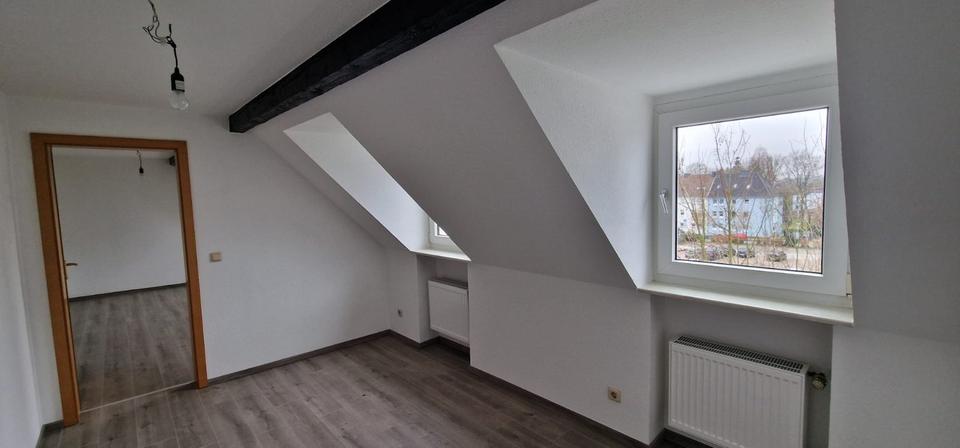 Dachgeschoßwohnung Hattingen - 2.5 Zimmer, 60 m&sup2;, 400&euro; | Angebot:25349114