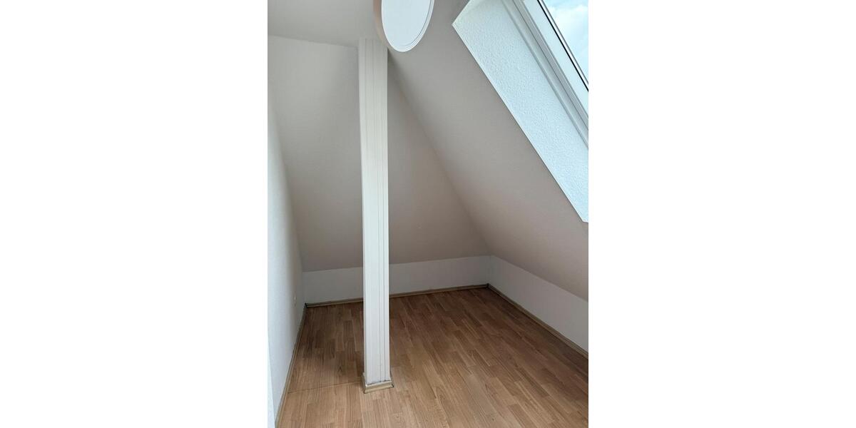 Dachgeschoßwohnung Dortmund Brackel - 3 Zimmer, 77 m&sup2;, 880&euro; | Angebot:26337597