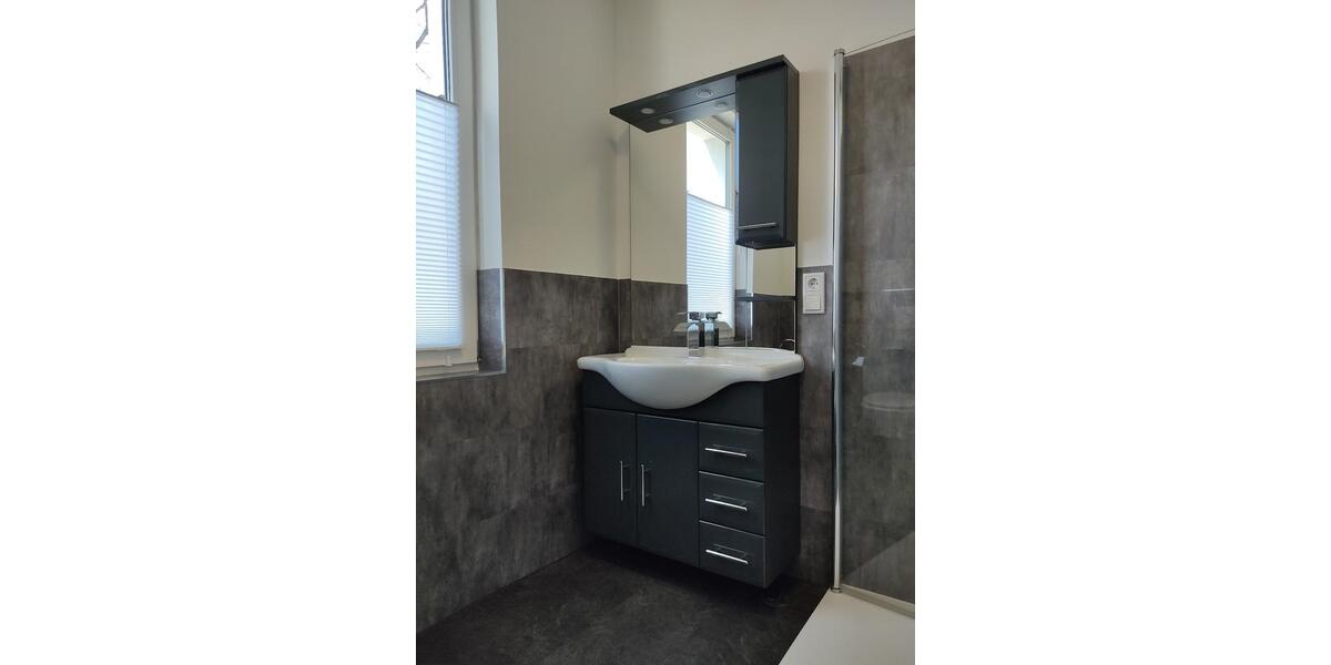 Einfamilienhaus Wuppertal Gemarkung Elberfeld - 6 Zimmer, 170 m&sup2;, 3.500&euro; | Angebot:27615696