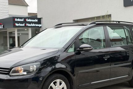 VW Touran 330.281 km 5.490 &euro; Velbert 42551