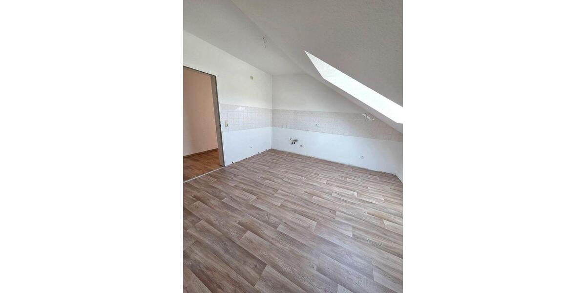 Dachgeschoßwohnung Lüdenscheid Brügge - 3 Zimmer, 80 m&sup2;, 493&euro; | Angebot:22091408