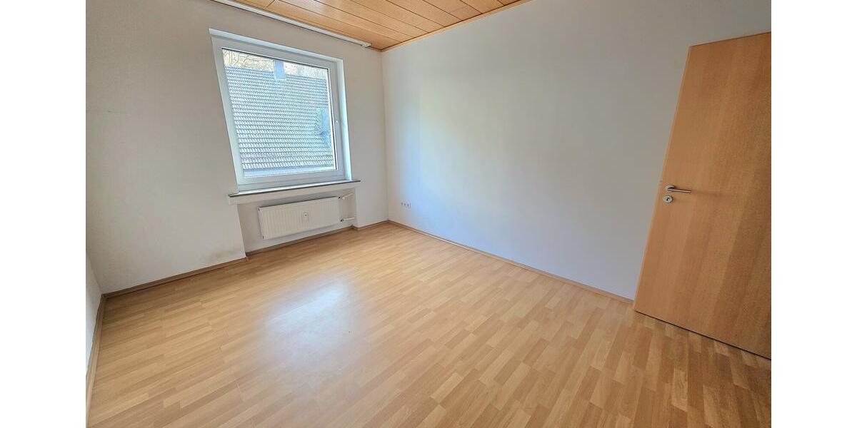 Etagenwohnung Schalksmühle - 2 Zimmer, 67 m&sup2;, 400&euro; | Angebot:25856189