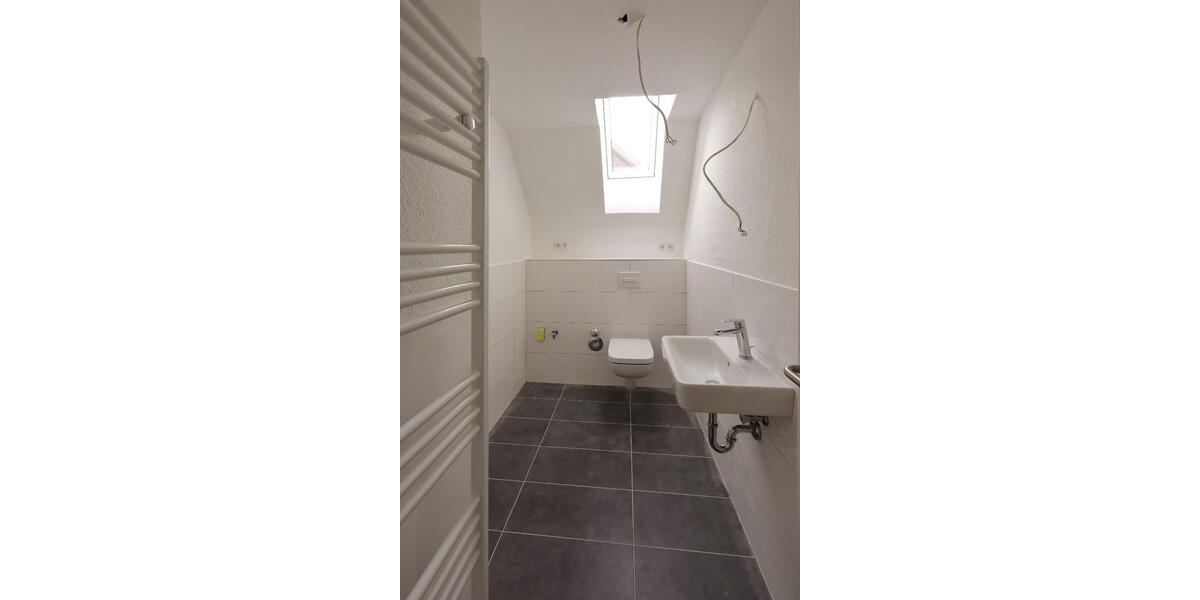 Etagenwohnung Bochum Wiemelhausen - 2 Zimmer, 100 m&sup2;, 1.300&euro; | Angebot:26184261