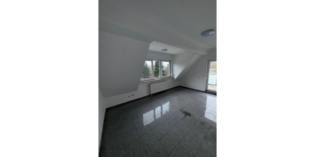 Dachgeschoßwohnung Dortmund Mengede - 3.5 Zimmer, 80 m&sup2;, 800&euro; | Angebot:25947675