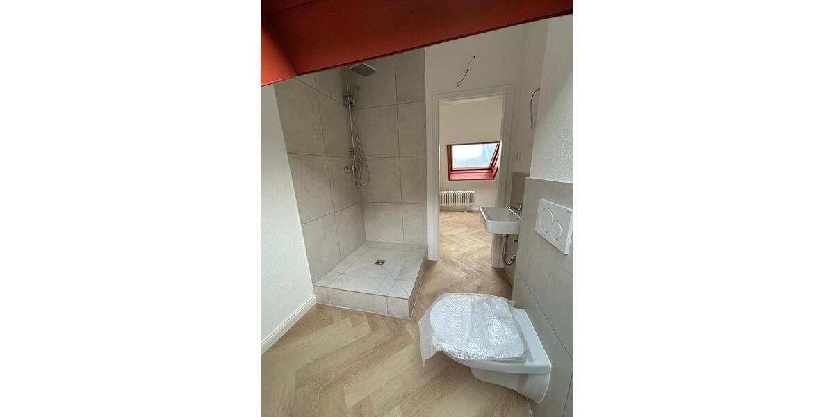 Etagenwohnung Wuppertal Arrenberg - 3 Zimmer, 95 m&sup2;, 1.000&euro; | Angebot:25216814