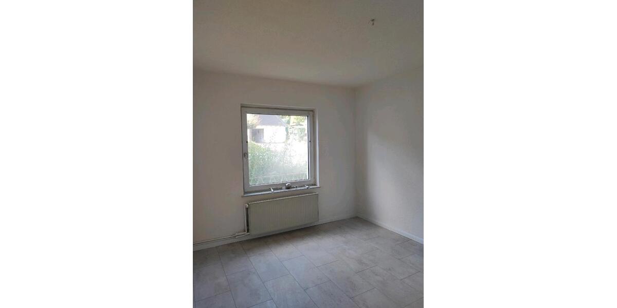 Hochparterre Lüdenscheid Staberg - 3 Zimmer, 67 m&sup2;, 580&euro; | Angebot:27550592