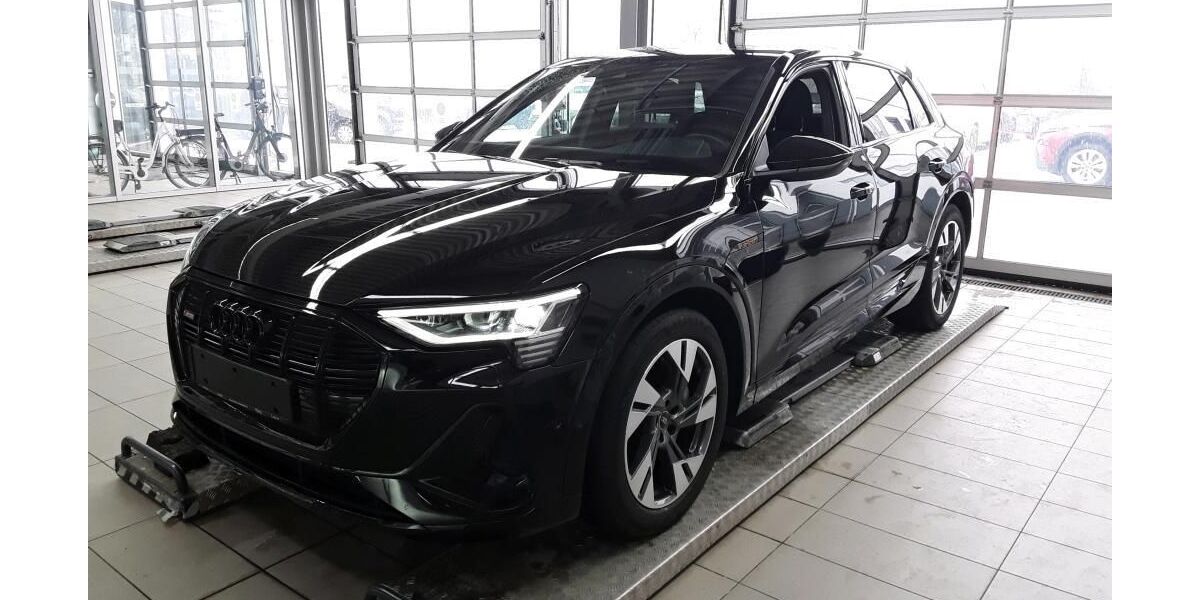 Audi e-tron 57.042 km 35.686 &euro; Hagen 58091