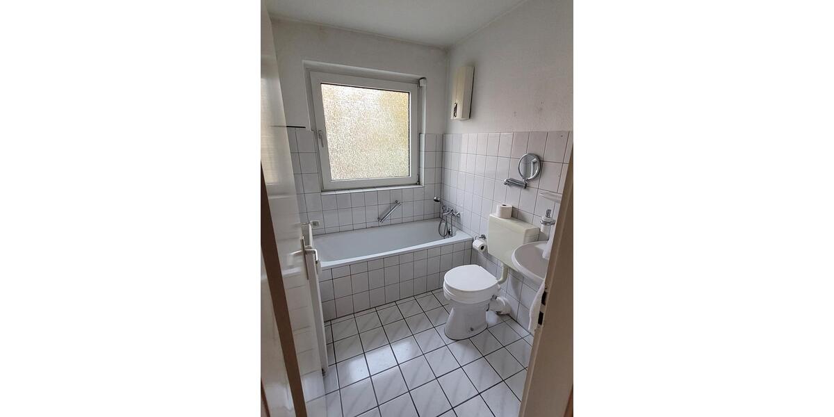 Etagenwohnung Wuppertal Gemarkung Ronsdorf - 2 Zimmer, 63 m&sup2;, 590&euro; | Angebot:25484267