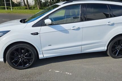 Ford Kuga 68.215 km 16.750 &euro; Unna 59425