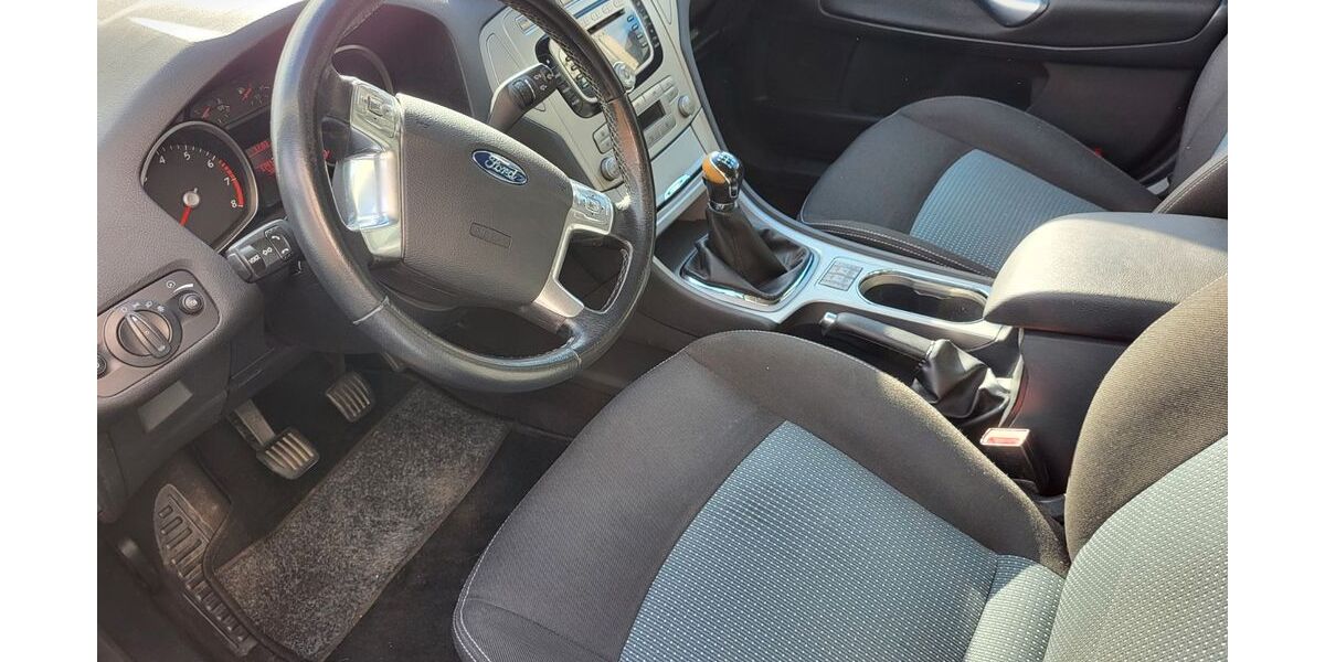 Ford Mondeo 179.000 km 4.999 &euro; Wuppertam 42289