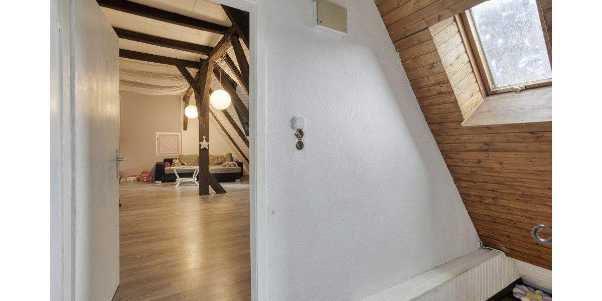 Außergewöhliches Anwesen mit mehreren Häusern mitten in der Natur - Einfamilienhaus Wipperfürth | Angebot:23973687