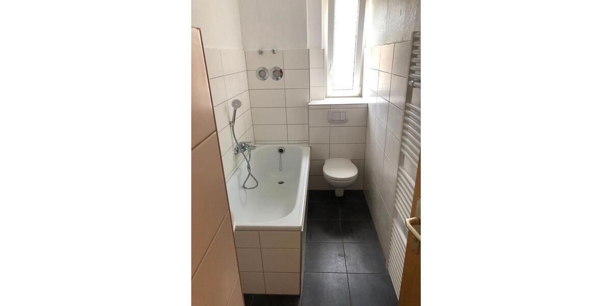 Dachgeschoßwohnung Altena - 4 Zimmer, 82 m&sup2;, 420&euro; | Angebot:27621222