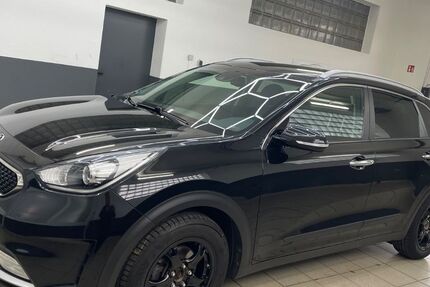 Kia Niro 171.800 km 10.500 &euro; Kamen 59174