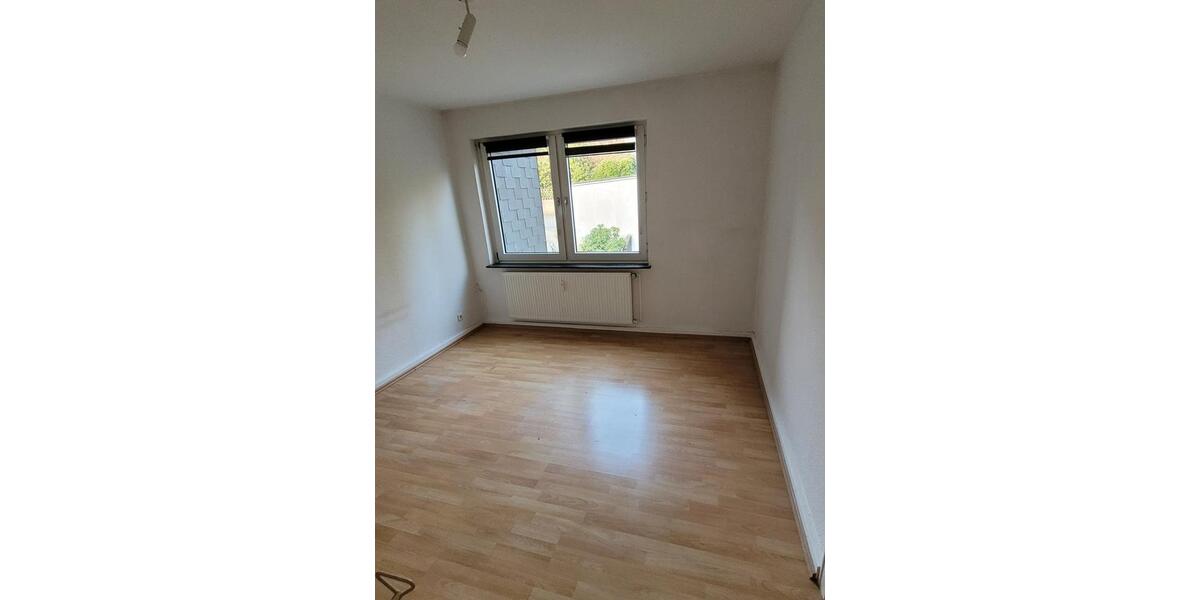 Etagenwohnung Wuppertal Gemarkung Ronsdorf - 2 Zimmer, 63 m&sup2;, 590&euro; | Angebot:25484267