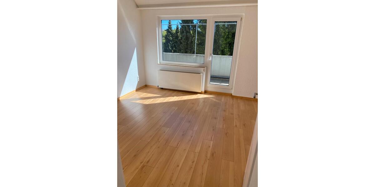 Etagenwohnung Remscheid Lüttringhausen - 3 Zimmer, 100 m&sup2;, 700&euro; | Angebot:26644916