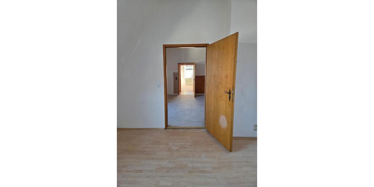 Dachgeschoßwohnung Wuppertal Gemarkung Barmen - 4 Zimmer, 90 m&sup2;, 625&euro; | Angebot:25963687