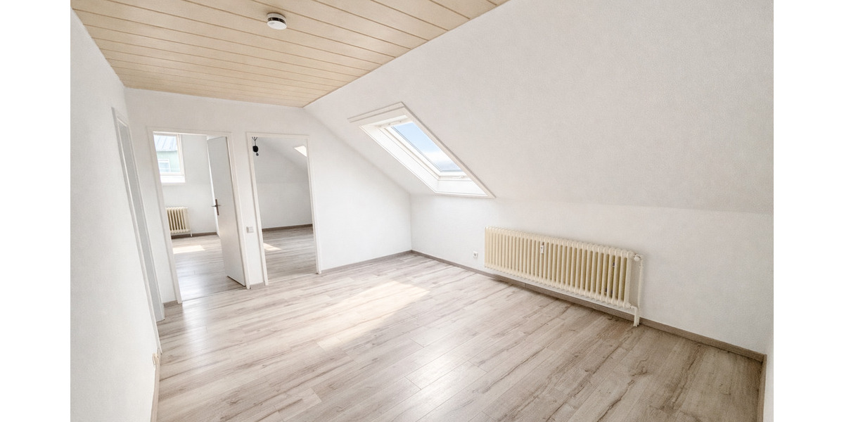 Etagenwohnung Wuppertal Langerfeld - 4 Zimmer, 134 m&sup2;, 999&euro; | Angebot:25796886