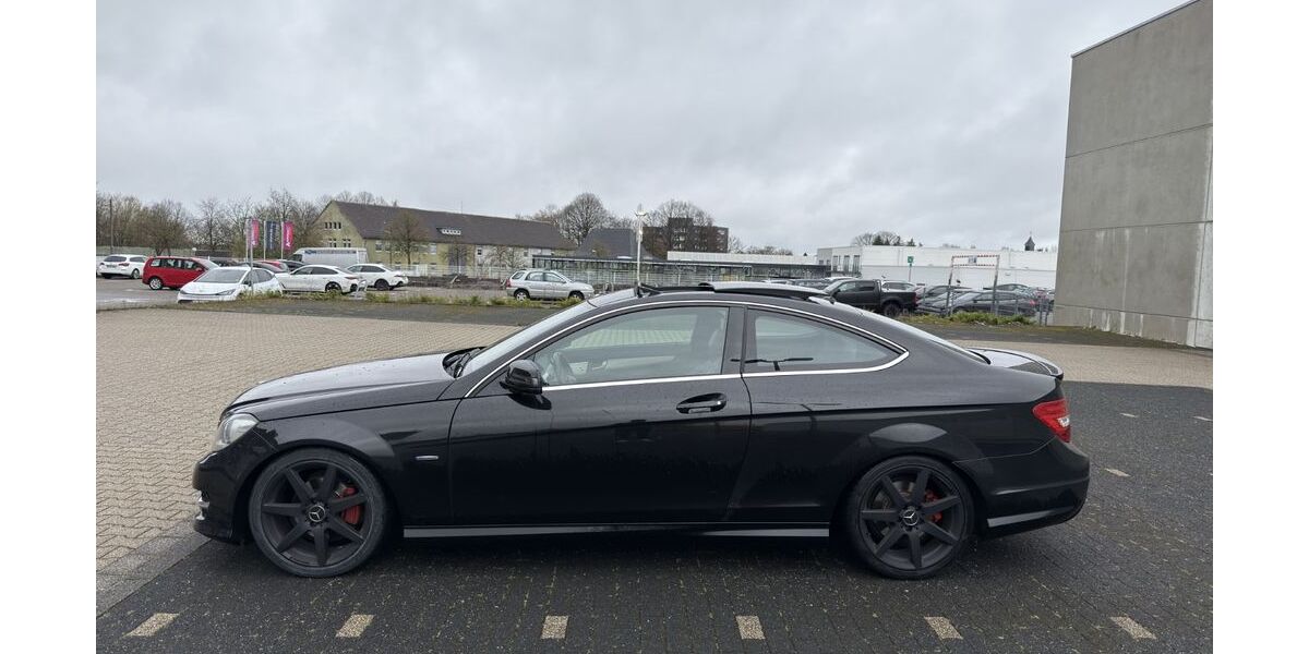 Mercedes-Benz C 220 185.000 km 12.600 &euro; Remscheid 42859