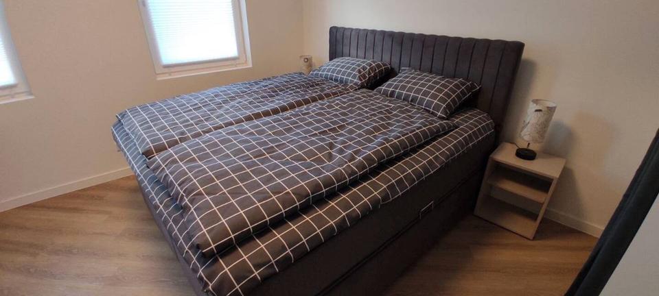 Einfamilienhaus Wuppertal Gemarkung Elberfeld - 6 Zimmer, 170 m&sup2;, 3.500&euro; | Angebot:27615696