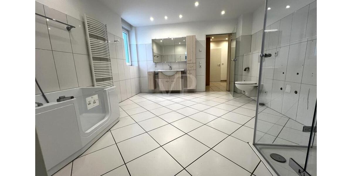 Erdgeschoßwohnung Iserlohn - 5 Zimmer, 180 m&sup2;, 1.600&euro; | Angebot:24791702