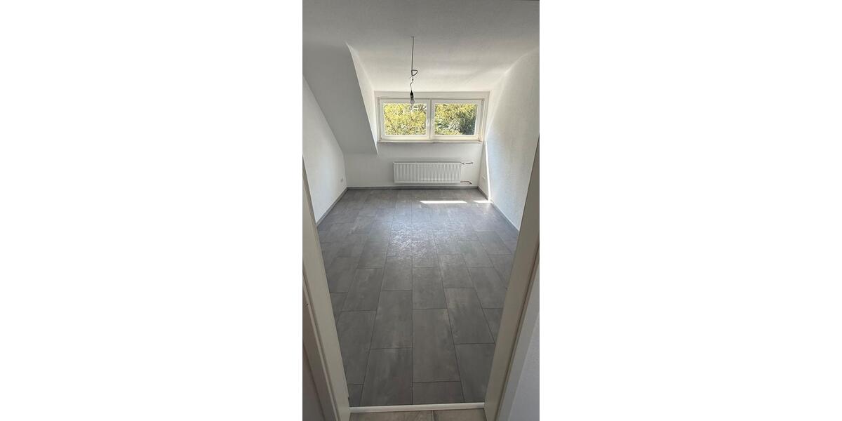 Dachgeschoßwohnung Remscheid Remscheid-Süd - 3 Zimmer, 73 m&sup2;, 700&euro; | Angebot:26164557