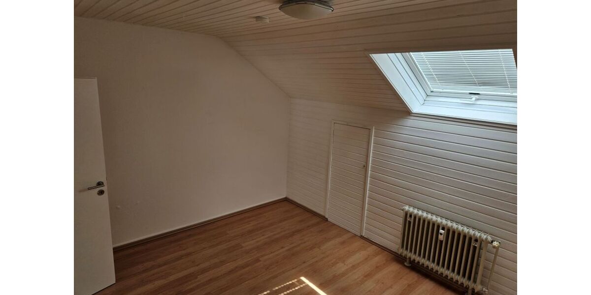 3 Zi, Kü, B. Ruhig gelegen am Waldrand - Dachgeschoßwohnung Lüdenscheid Brügge | Angebot:27120087