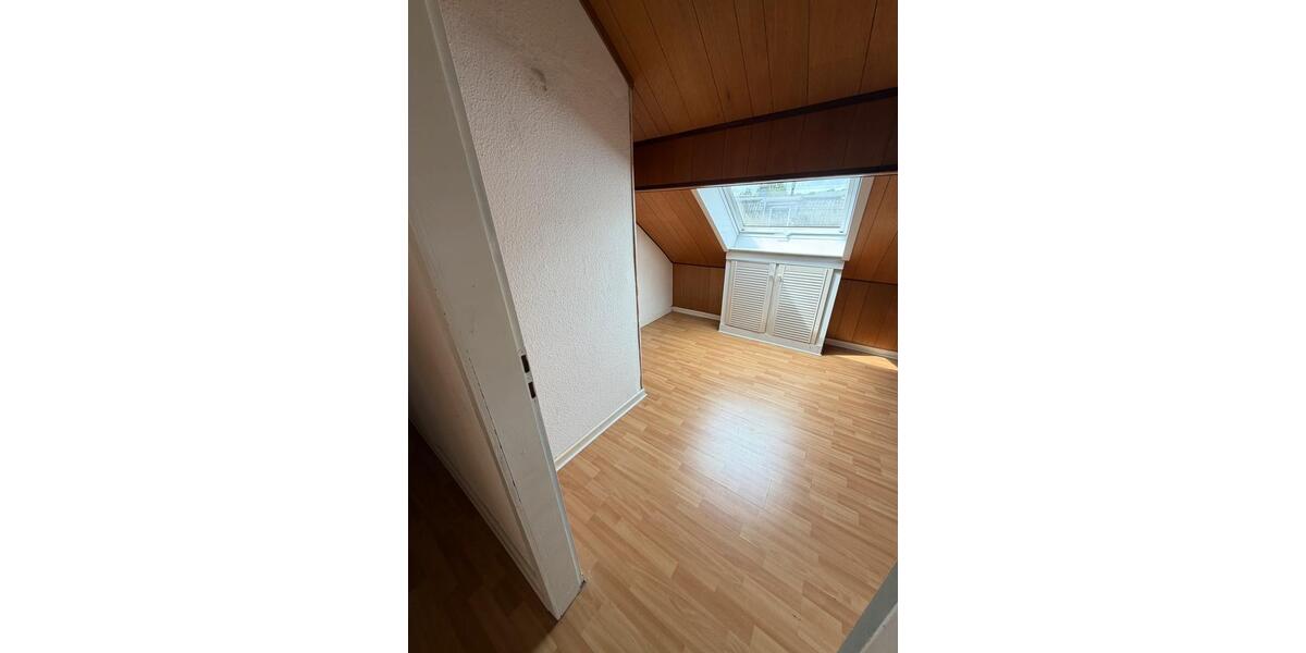 Etagenwohnung Wuppertal - 5 Zimmer, 115 m&sup2;, 970&euro; | Angebot:26678019