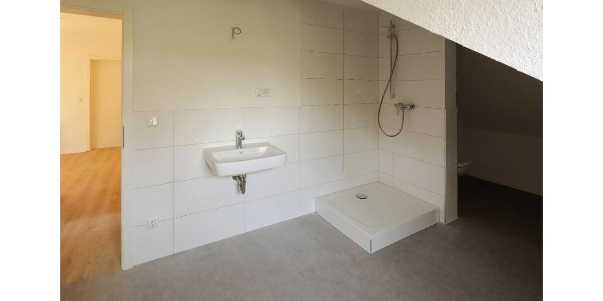 Etagenwohnung Bochum Wiemelhausen - 2 Zimmer, 100 m&sup2;, 1.300&euro; | Angebot:26184261