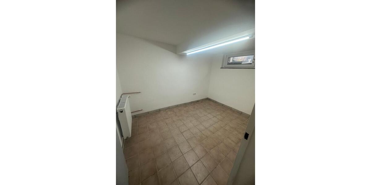 Erdgeschoßwohnung Iserlohn - 5 Zimmer, 105 m&sup2;, 1.400&euro; | Angebot:25405195