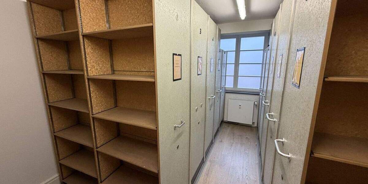 Gewerbeobjekt Hagen Hochschulviertel - 7 Zimmer, 243 m&sup2;, 2.400&euro; | Angebot:25675679