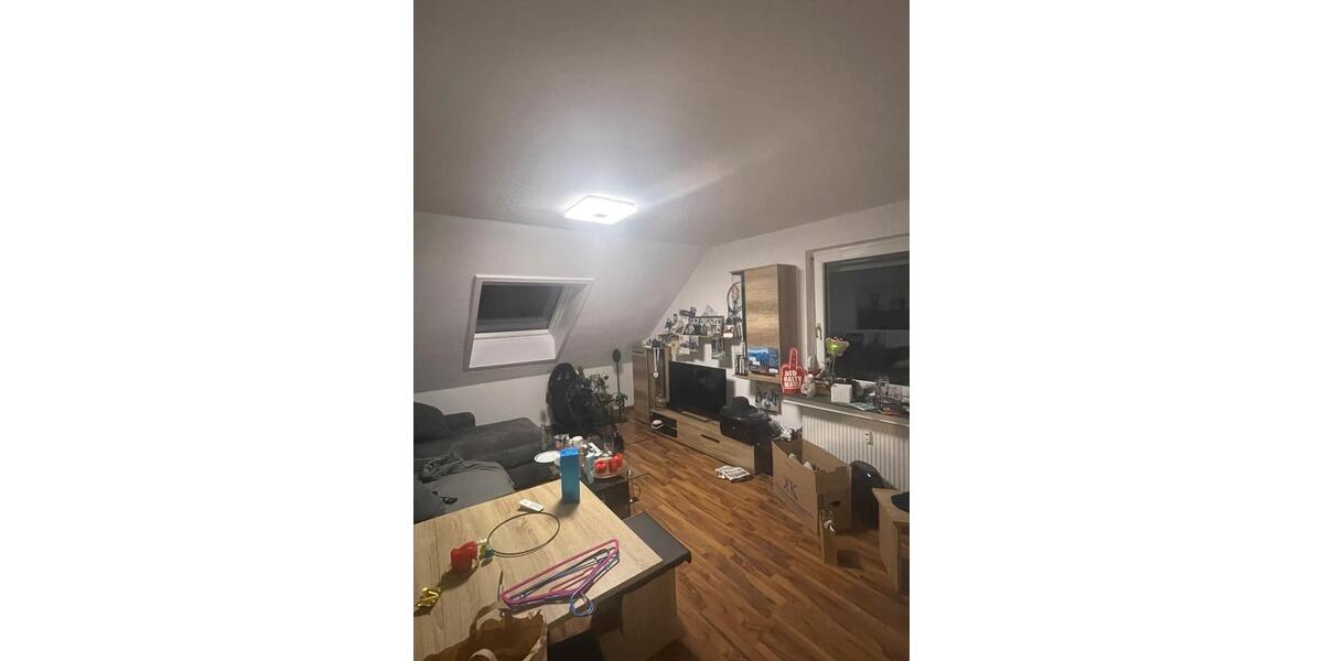 Dachgeschoßwohnung Bochum Günnigfeld - 3.5 Zimmer, 65 m&sup2;, 350&euro; | Angebot:25898941