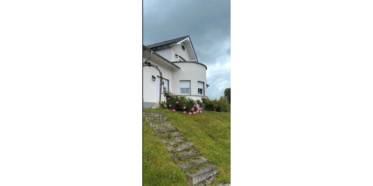Dachgeschoßwohnung Balve - 3 Zimmer, 110 m&sup2;, 850&euro; | Angebot:26614573