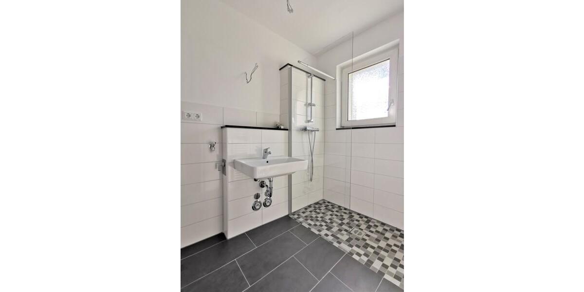 Erdgeschoßwohnung Wuppertal Gemarkung Barmen - 2 Zimmer, 66 m&sup2;, 558&euro; | Angebot:25974794