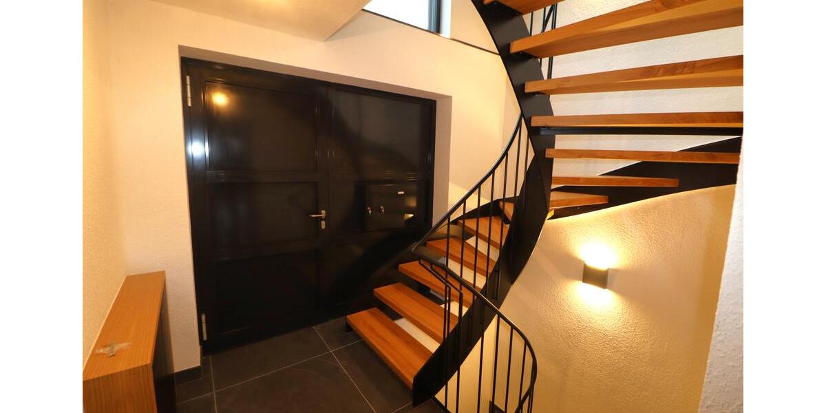 Maisonettenwohnung Hagen Dahl - 4 Zimmer, 210 m&sup2;, 1.800&euro; | Angebot:25904863