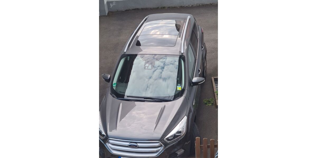 Ford Kuga 136.000 km 9.900 &euro; Remscheid 42855