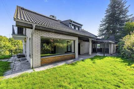 Haus Remscheid Lüttringhausen - 7 Zimmer, 230 m&sup2;, 576.000&euro; | Angebot:25862313