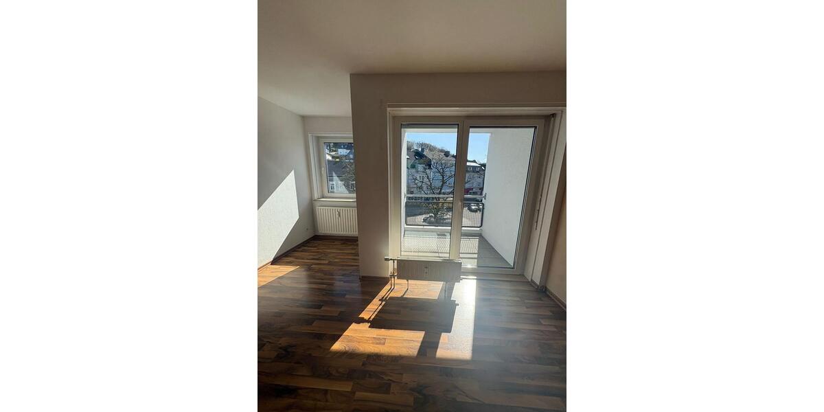 Etagenwohnung Wipperfürth - 3 Zimmer, 83 m&sup2;, 685&euro; | Angebot:25994040