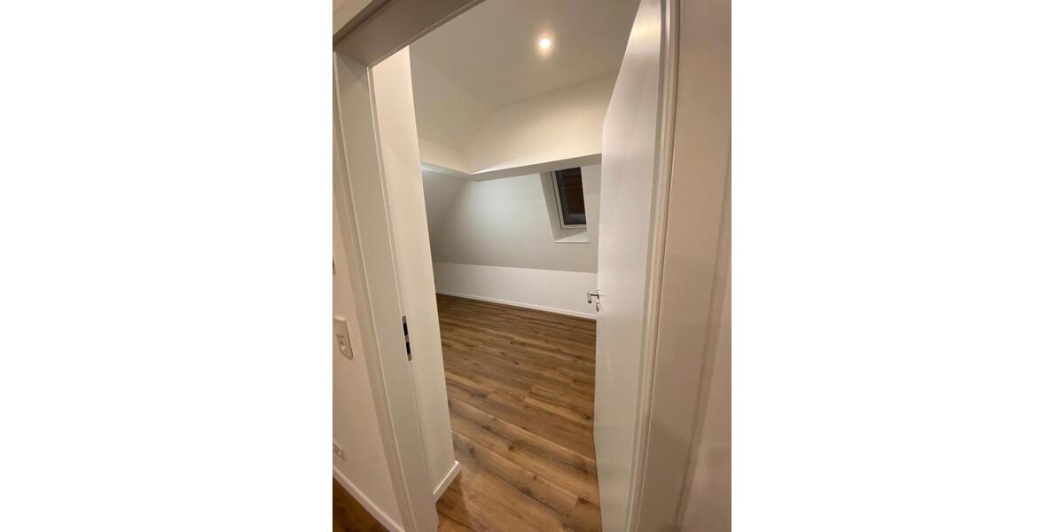 Dachgeschoßwohnung Iserlohn - 1 Zimmer, 65 m&sup2;, 600&euro; | Angebot:26429943