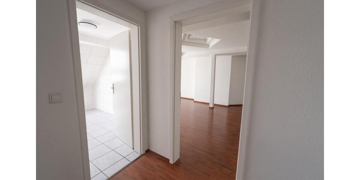 Dachgeschoßwohnung Bochum Bochum-Nord - 3 Zimmer, 92 m&sup2;, 760&euro; | Angebot:26581057