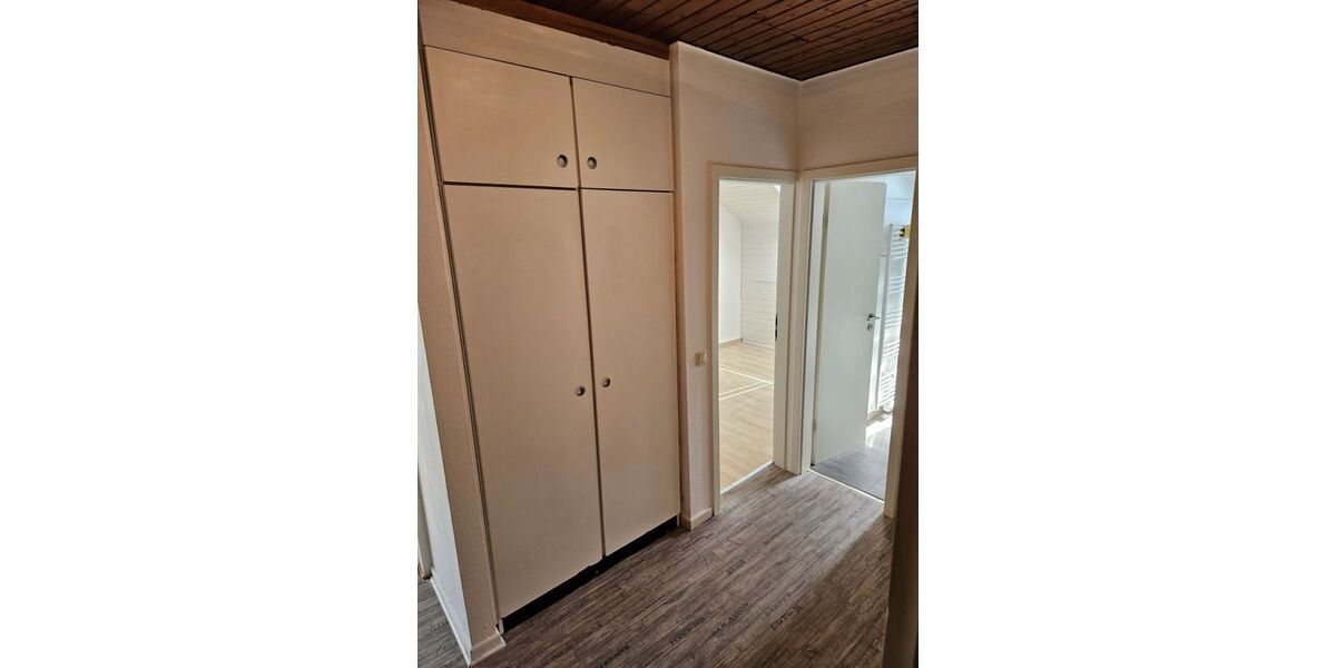 3 Zi, Kü, B. Ruhig gelegen am Waldrand - Dachgeschoßwohnung Lüdenscheid Brügge | Angebot:27120087